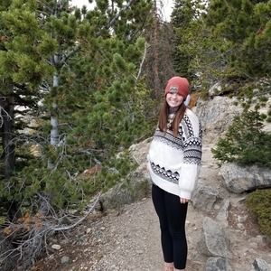 Meet your Posher, Chloe